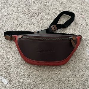 Coach Men’s League Leather Body Bag